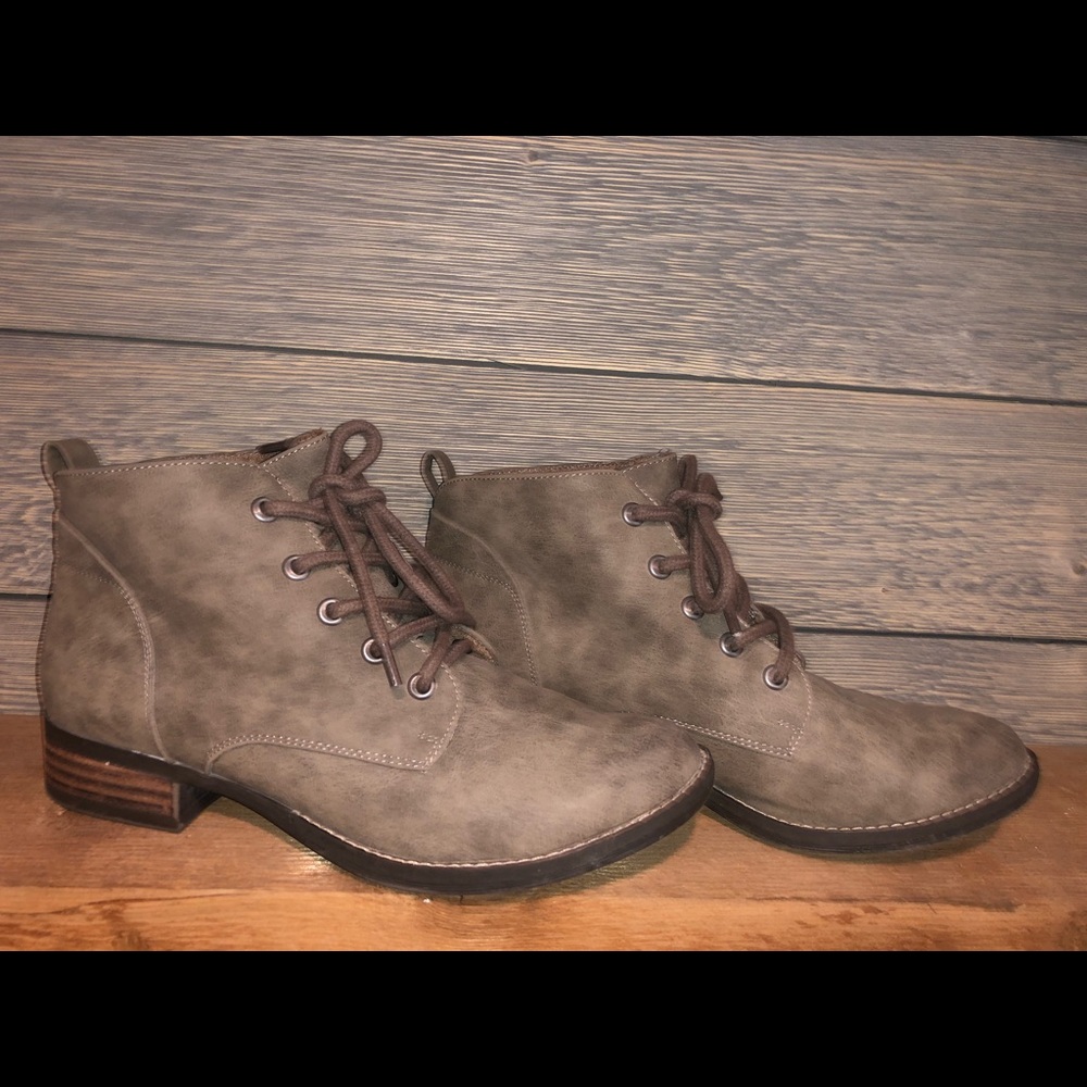 ankle boots